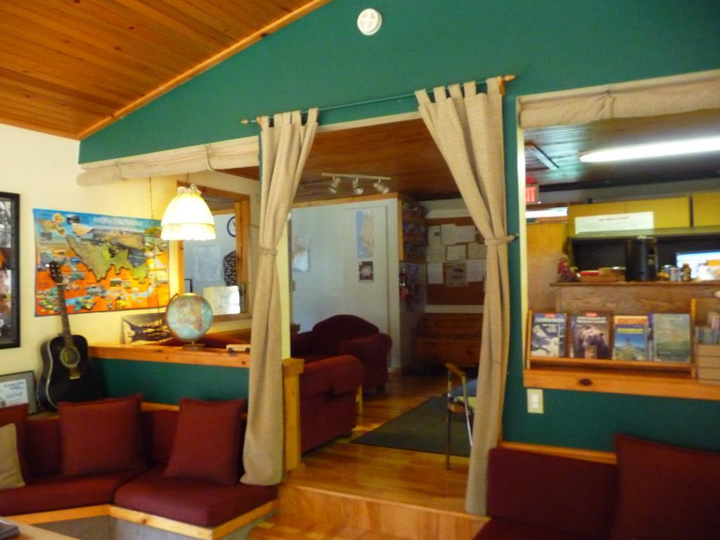 Hi Castle Mountain - Hostel Zewnętrze zdjęcie